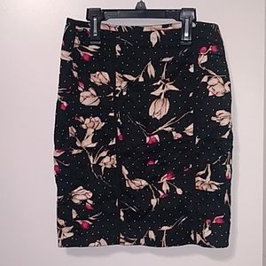 Beautiful  White House Black Market Floral Skirt 2